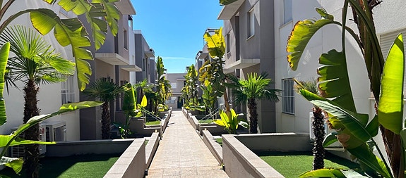 En megler med gode referanser - SPANIA1.no