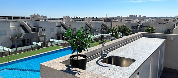 En megler med gode referanser - SPANIA1.no