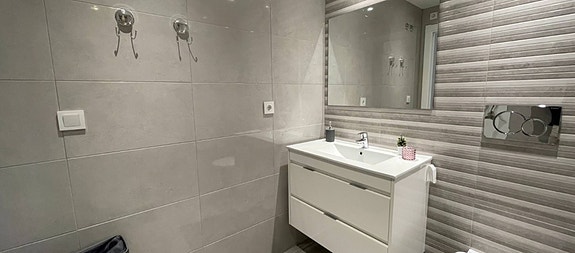 En megler med gode referanser - SPANIA1.no