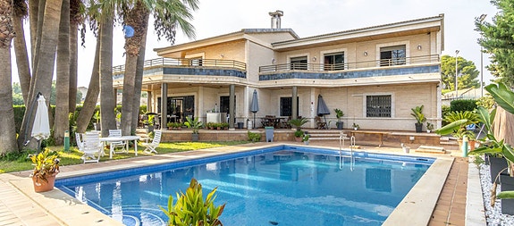 Megler med gode referanser - SPANIA1.no