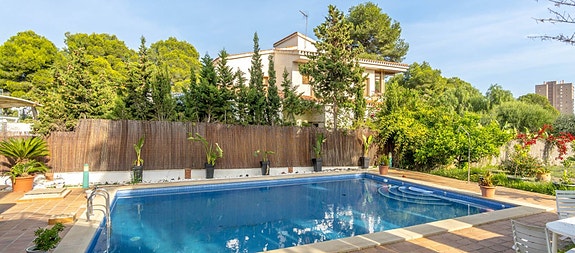 Megler med gode referanser - SPANIA1.no