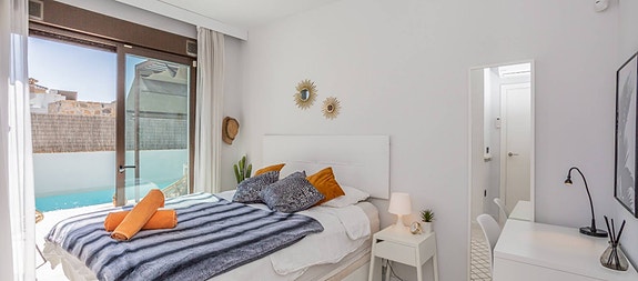 Bruk en megler med gode referanser - se SPANIA1.no