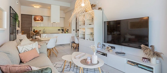 Bruk en megler med gode referanser - se SPANIA1.no