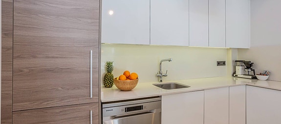 Bruk en megler med gode referanser - se SPANIA1.no