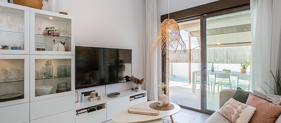 Bruk en megler med gode referanser - se SPANIA1.no