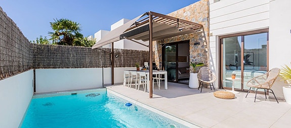 Bruk en megler med gode referanser - se SPANIA1.no