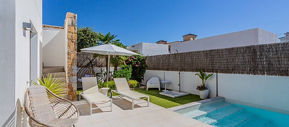 Bruk en megler med gode referanser - se SPANIA1.no