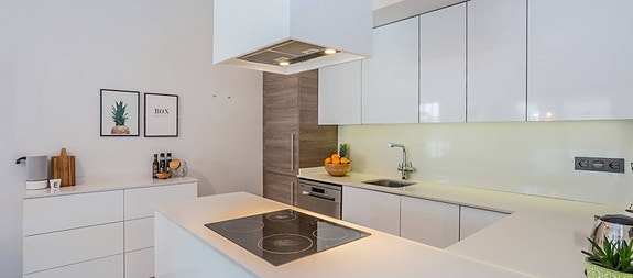 Bruk en megler med gode referanser - se SPANIA1.no