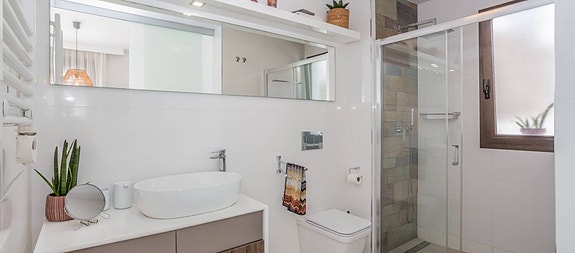 Bruk en megler med gode referanser - se SPANIA1.no