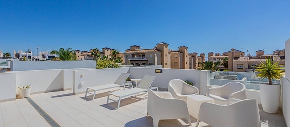 Bruk en megler med gode referanser - se SPANIA1.no