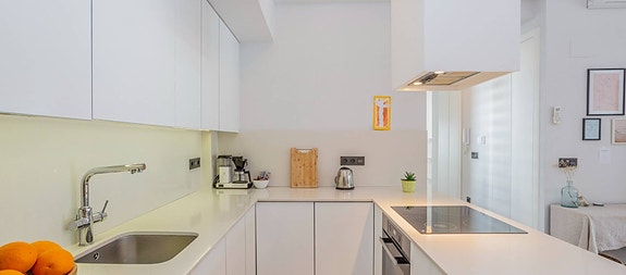 Bruk en megler med gode referanser - se SPANIA1.no