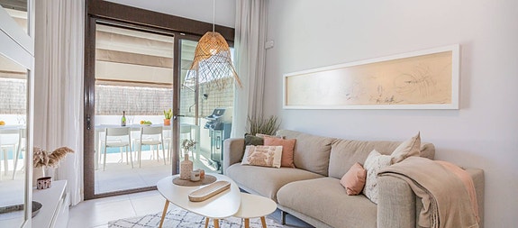 Bruk en megler med gode referanser - se SPANIA1.no