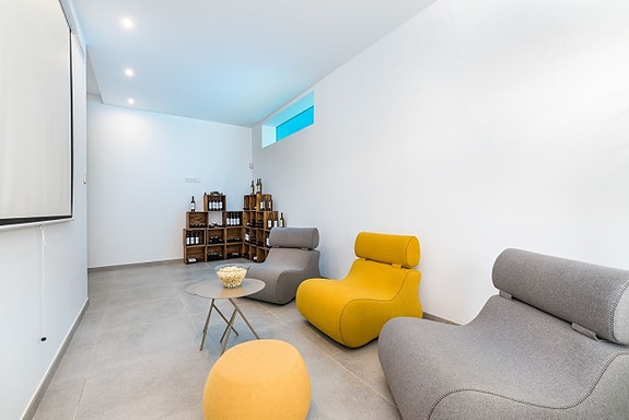 En megler med gode referanser -  SPANIA1.no