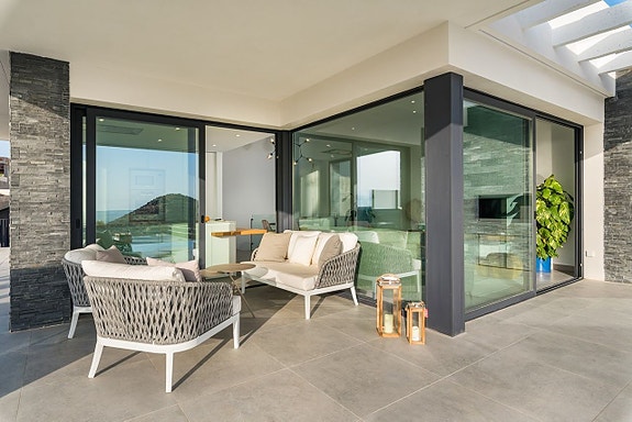 En megler med gode referanser -  SPANIA1.no