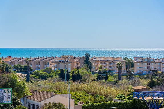 En megler med gode referanser - SPANIA1.no