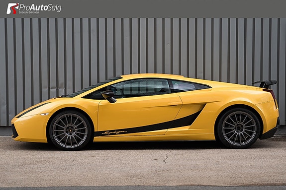 Lamborghini Gallardo 2 of 5