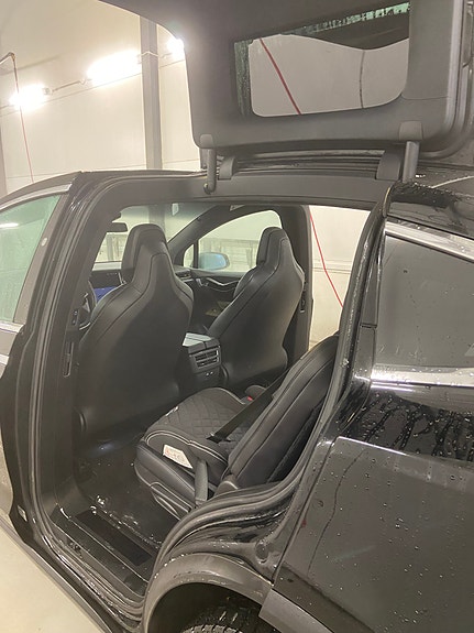 Tesla Model X 12 of 14