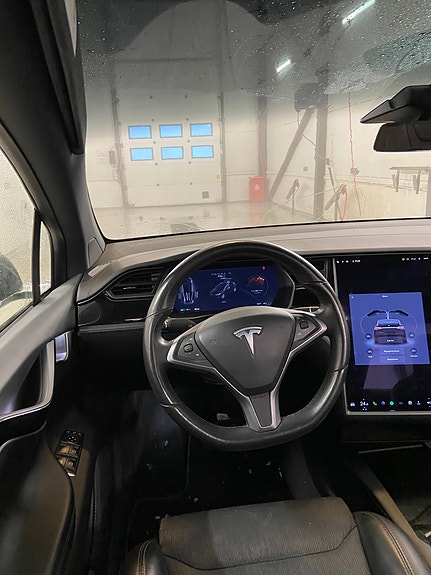 Tesla Model X 14 of 14