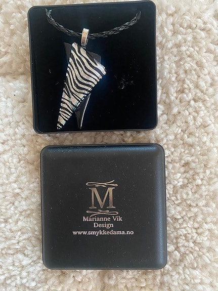 Product image 1 of 4