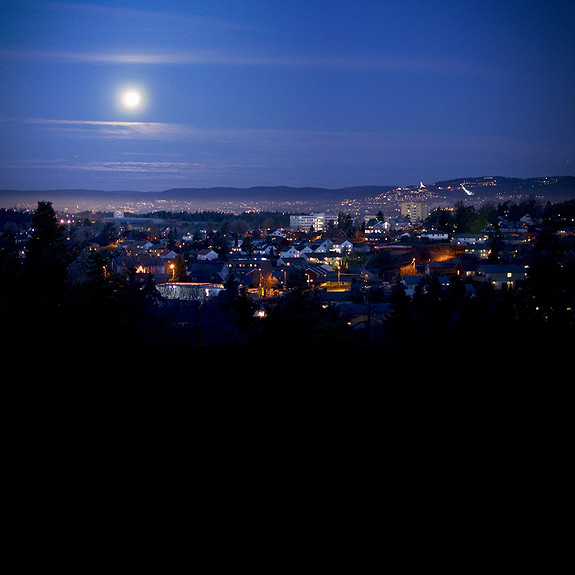 Oslo i måneskinn, Foto: Håkon von Hirsch.