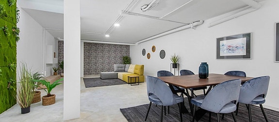 En megler med gode referanser - SPANIA1.no