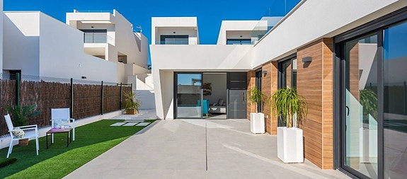 En megler med gode referanser - SPANIA1.no