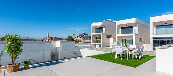 En megler med gode referanser - SPANIA1.no