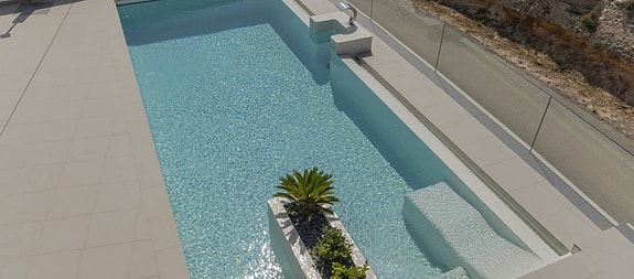 Bruk en megler med gode referanser - se SPANIA1.no