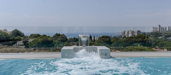 Bruk en megler med gode referanser - se SPANIA1.no