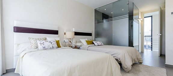 Bruk en megler med gode referanser - se SPANIA1.no