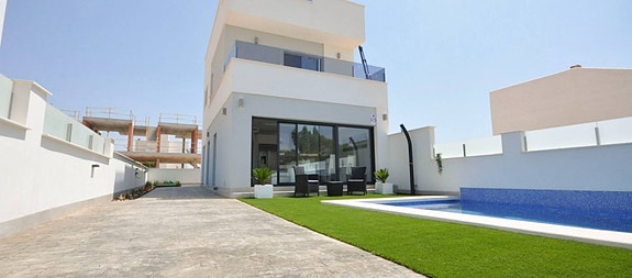 En megler med gode referanser - SPANIA1.no