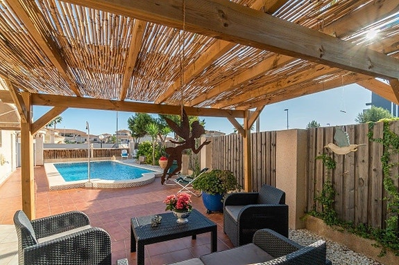 En megler med gode referanser - SPANIA1.no