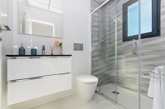 Soverom 1 med eget bad