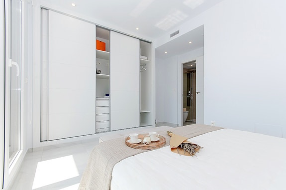 Soverom 1 med eget bad og terrasse