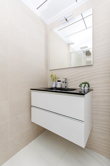 Soverom 1 med eget bad og terrasse