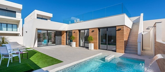 En megler med gode referanser - SPANIA1.no