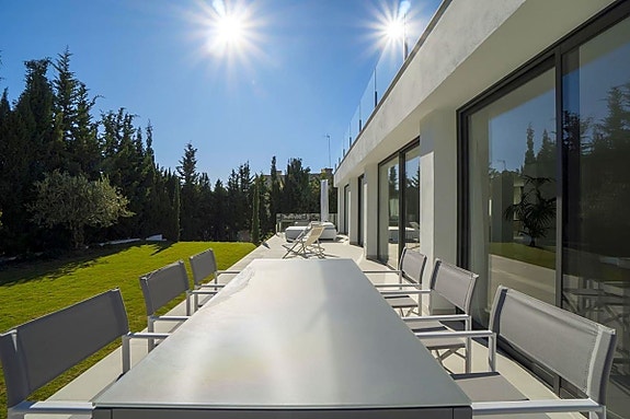 En megler med gode referanser - SPANIA1.no