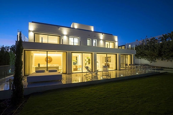 En megler med gode referanser - SPANIA1.no