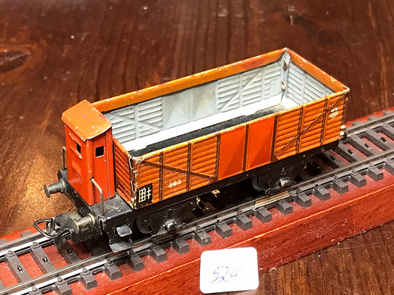 (524)