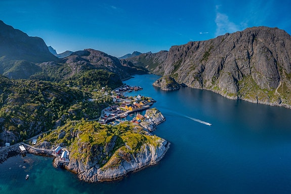 Sommerjobb i vakre Nusfjord - Lofoten