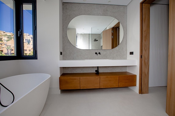 En megler med gode referanser - SPANIA1.no