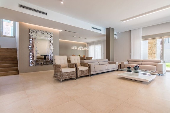 Bruk en megler med gode referanser - se SPANIA1.no