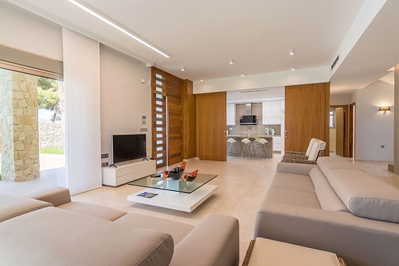 Bruk en megler med gode referanser - se SPANIA1.no