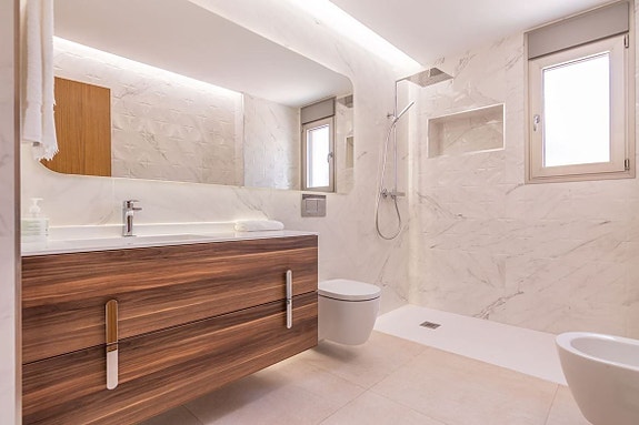 Bruk en megler med gode referanser - se SPANIA1.no