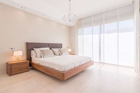 Bruk en megler med gode referanser - se SPANIA1.no