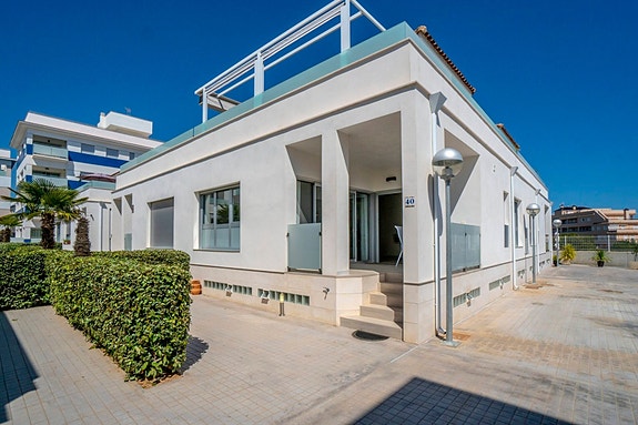 En megler med gode referanser - SPANIA1.no