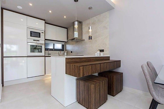 En megler med gode referanser -  SPANIA1.no