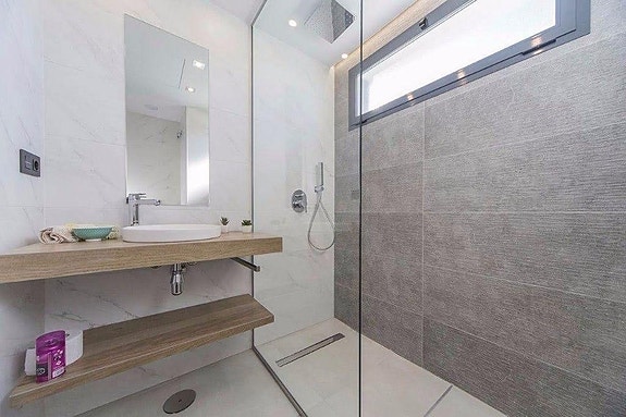 En megler med gode referanser -  SPANIA1.no