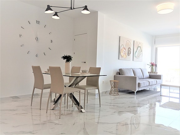 En megler med gode referanser - SPANIA1.no