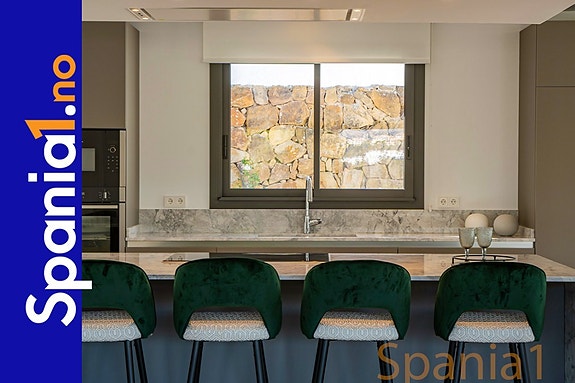 En megler med gode referanser - SPANIA1.no